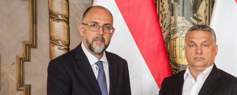Umbra lui Viktor Orban peste Harghita. UDMR tace suspect în cazul protestelor xenofobe de la Ditrău