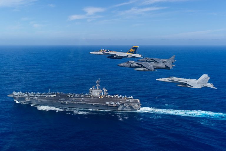 Corespondență de la Tokio | De ce „înoată” China în apele Japoniei. Bomba numită „Senkaku”