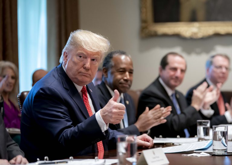 Trump, nou avertisment pentru Iran: Vă fac cunoștință cu unele dintre noile noastre arme dacă atacați americani