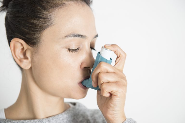 Dr. Roxana Nemeş: Astmul este o boală inflamatorie şi nu se rezolvă cu salina