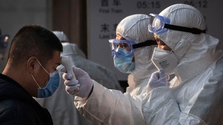 Reuters: China se luptă să găsească o cale de ieşire din strategia ”zero COVID”