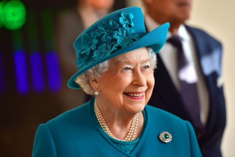 Regina Marii Britanii le-a cerut ducilor de Sussex să ajungă la un ”acord Megxit” în 72 de ore