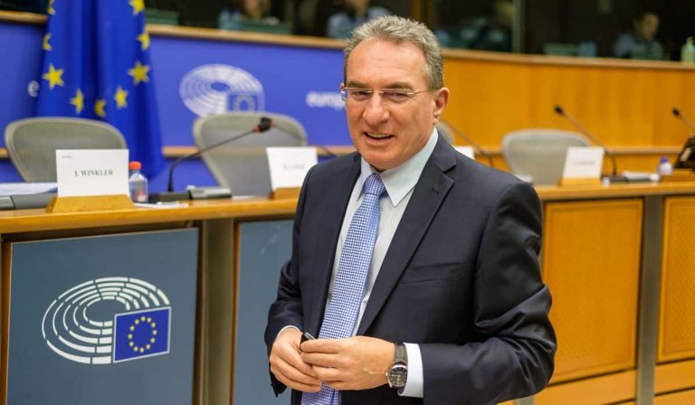 Winkler: Drepturile celor peste 400.000 de români din Marea Britanie trebuie respectate şi după Brexit