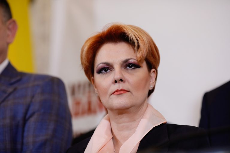 Olguța Vasilescu și Marius Budăi au dat sporuri uriașe șefilor din Ministerul Muncii