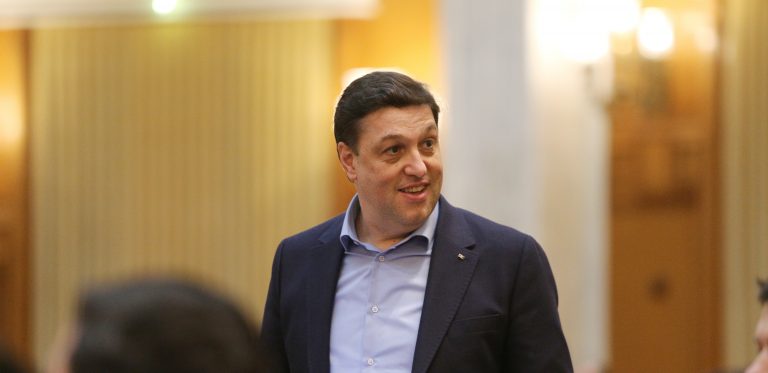Cum a secretizat Șerban Nicolae salariul soției, în declarația de avere