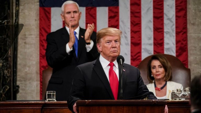 Camera Reprezentanţilor a transmis Senatului actul de acuzare contra lui Donald Trump