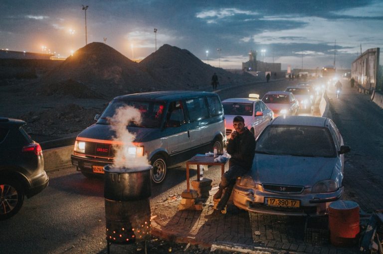 „Zidul ne-a izolat”. Incursiune în Abu Dis, „capitala palestiniană” care nu vrea să fie capitală