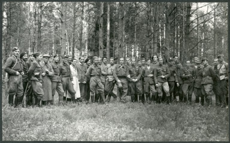 Rusia, un nou front în disputa cu Polonia. Ministerul Apărării acuză rezistenţa poloneză că a executat evrei şi ucraineni în 1945