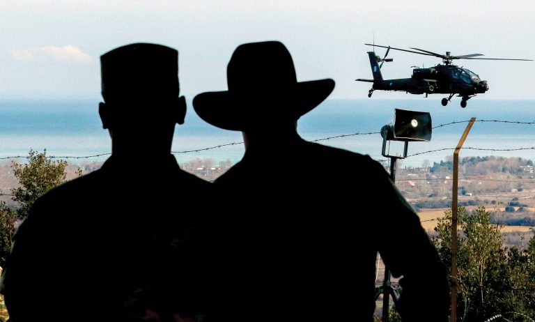 Turcia a încălcat spaţiul aerian al Greciei de 760 de ori în luna iunie