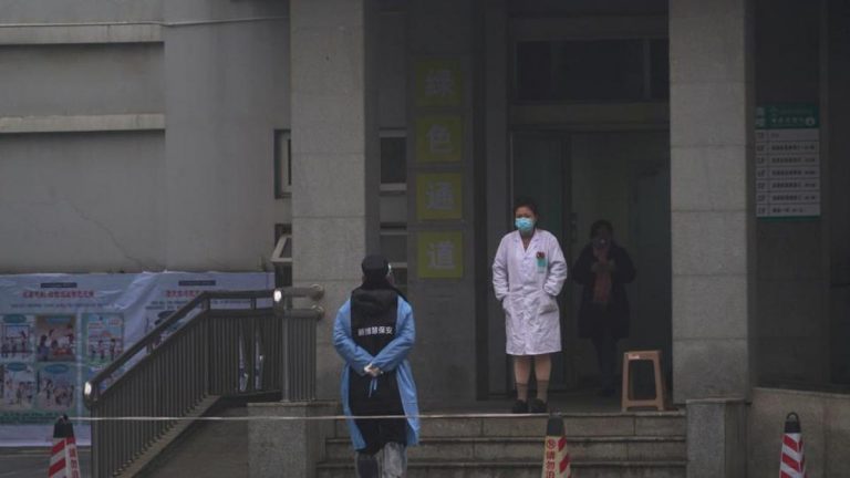NY Times: Numărul real de persoane infectate, peste 100.000. China, la un pas de pandemie