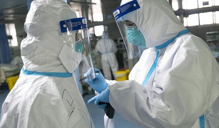 Pe ce se întemeiază suspiciunea că virusul din China a scăpat dintr-un laborator. În Wuhan se află o unitate secretă ce aparține programului chinez de război biologic