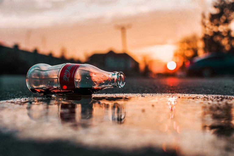 Coca-Cola îşi încheie în curând activităţile în Rusia