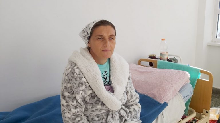Femeia din Argeș care a născut 20 de copii până la 42 de ani: „Dacă Dumnezeu îmi mai dă copii, nu îi oprim”