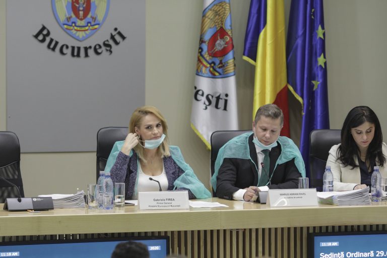 ‘Government Germs.’ Bucharest mayor puts on surgical mask in election stunt
