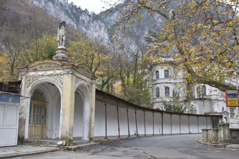 Run-down Roman baths in western Romania named as one of the budget spa destinations in Eastern Europe