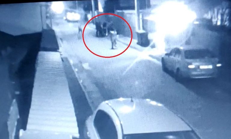 VIDEO | „Bebino” vs. „Joe”. Primele imagini de la bătaia cu arme albe între interlopi în zona Tei-Toboc