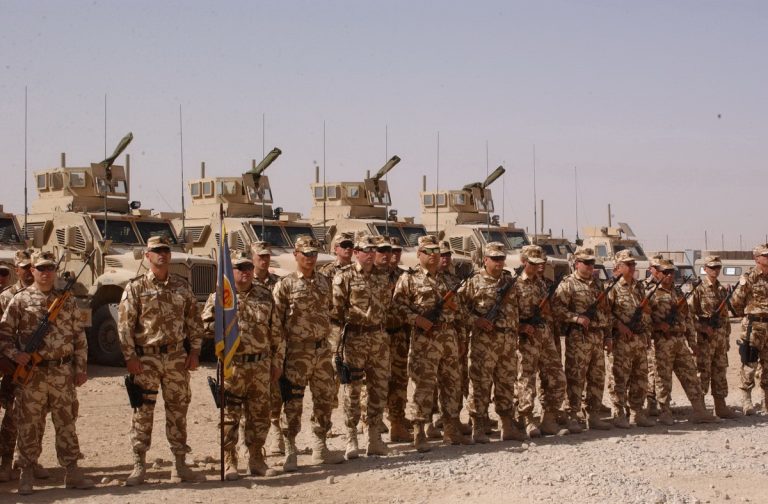 Militarii români vor primi diurne de până la 140 de euro pe zi