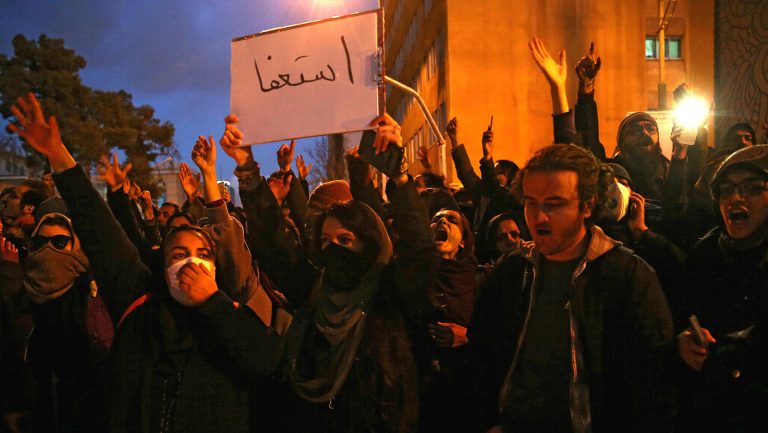 Ambasadorul Marii Britanii în Iran, arestat în timpul protestelor din Teheran