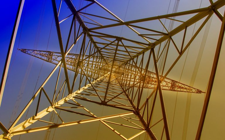 Polonezii afectați de creșterea prețurilor la energie electrică vor fi despăgubiți. „Am făcut unele calcule care sunt de ordinul miliardelor”