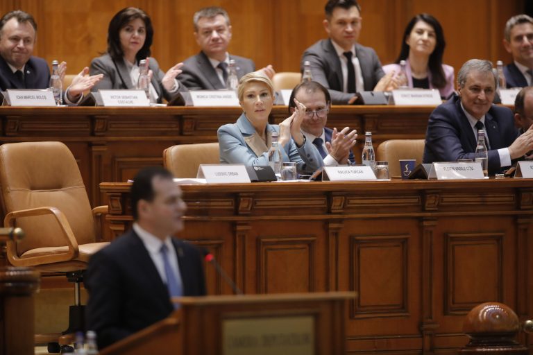 Guvernul Orban a căzut. Ce urmează acum