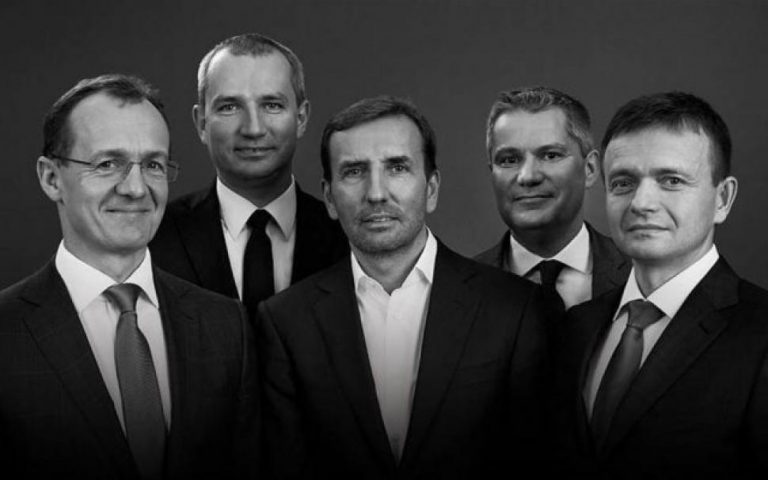 Cehii care controlează mari lanțuri de farmacii și jocuri de noroc din România – legături cu fostele servicii secrete comuniste și scandaluri de spionaj