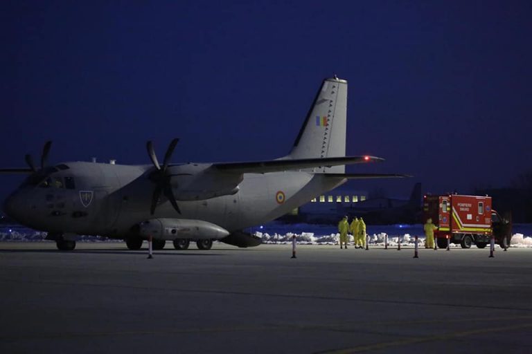 MAE: Românii aduşi în ţară din Germania, transportaţi cu o aeronavă militară pentru misiuni de evacuare medicală