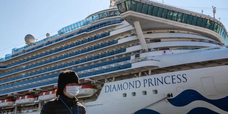 Situația românilor debarcați de pe nava Diamond Princess
