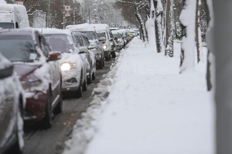 GALERIE FOTO | Splendoare și fleșcăraie. Cum arată Bucureștiul după ninsoare