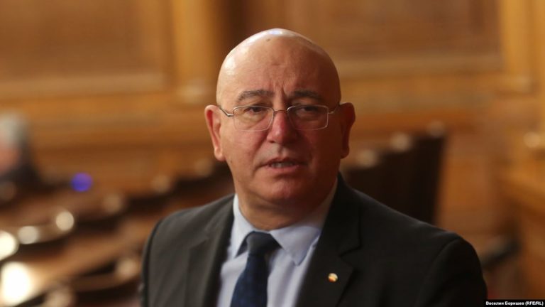 Responsabilii unei companii miniere bulgare, arestaţi după poluarea cu cianură a două râuri