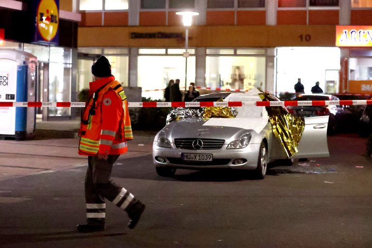 Romanian among nine killed at two shisha bars in Germany in suspected far-right attack