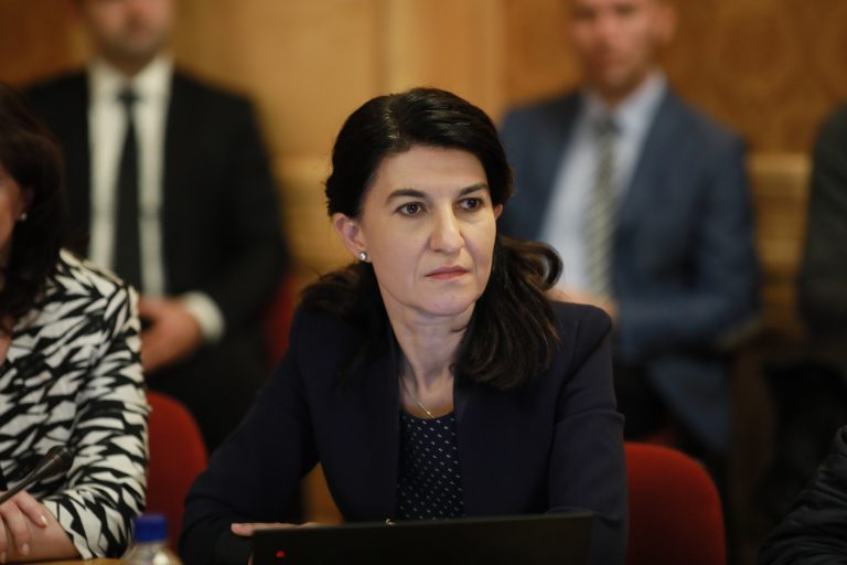 UPDATE. Romania’s labor ministry full of ‘indolent’ officials, employees who aren’t team players who publish ‘dishonest information,’ minister says