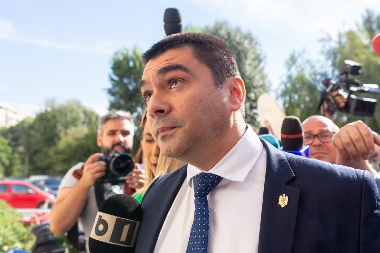 Dosarul 10 august. Urmărit penal, Sebastian Cucoș, fostul adjunct al Jandarmeriei , este „pitit” la Buzău
