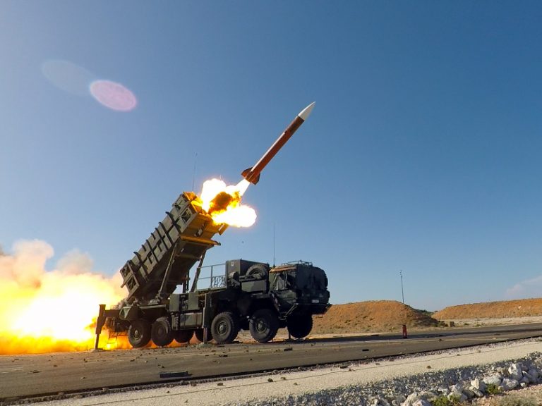Armata română a făcut primele instruiri prin simulare pentru noile sisteme Patriot, într-o garnizoană din București