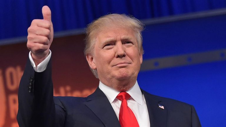 AFP: Trump promite că, dacă va fi ales, îi va elibera pe cei care au luat cu asalt Capitoliul în 2021