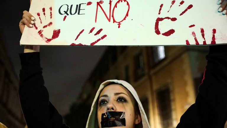 Alertă de securitate a ambasadei SUA în Spania din cauza agresiunilor sexuale