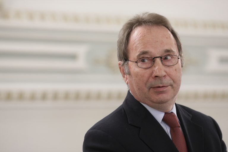 Președintele CCR, Valer Dorneanu, îl invocă pe tatăl lui Călin Popescu Tăriceanu în apărarea instituției pe care o conduce
