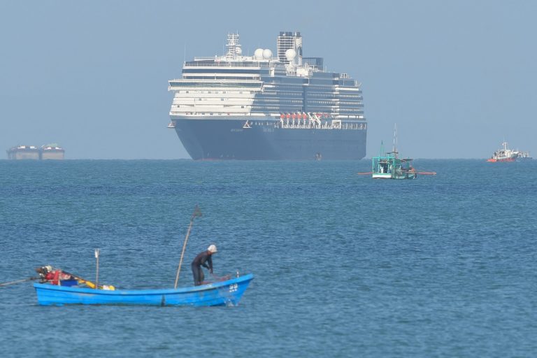 MAE: Un cetăţean român aflat pe nava de croazieră Westerdam se îndreaptă spre România