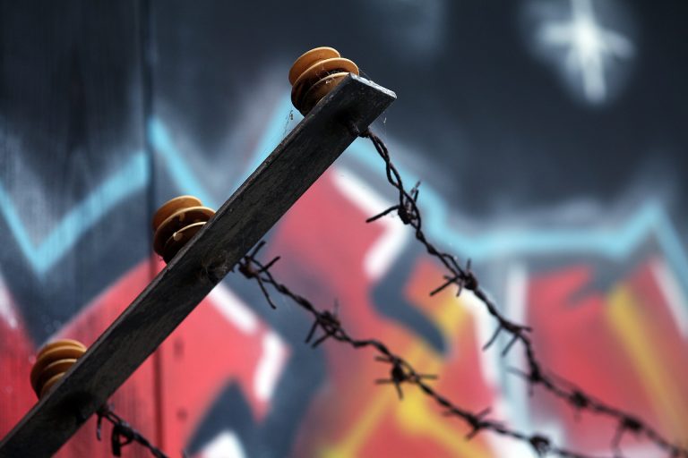 A început o nouă criză a refugiaților. Turcia și-a deschis frontierele, Bulgaria și-a trimis armata la graniță