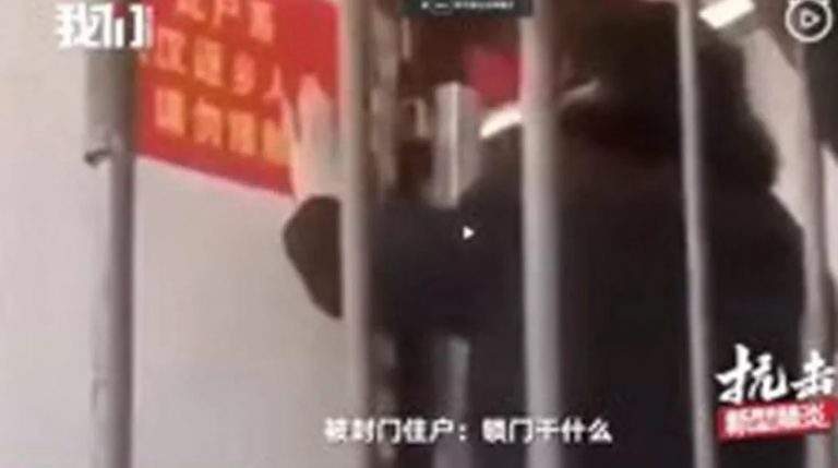 Scenă șocantă în China. Autoritățile au blocat în casă, cu bare din oțel, o familie suspectă de infectare cu coronavirus