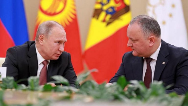 Unioniștii, stresul lui Dodon. Liderul de la Chișinău vrea modificarea Constituţiei pentru a bloca unirea Rep. Moldova cu România