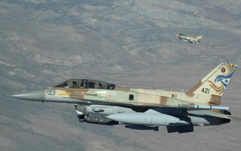 Doi piloţi ucraineni se află în SUA pentru antrenamente cu avioane F-16