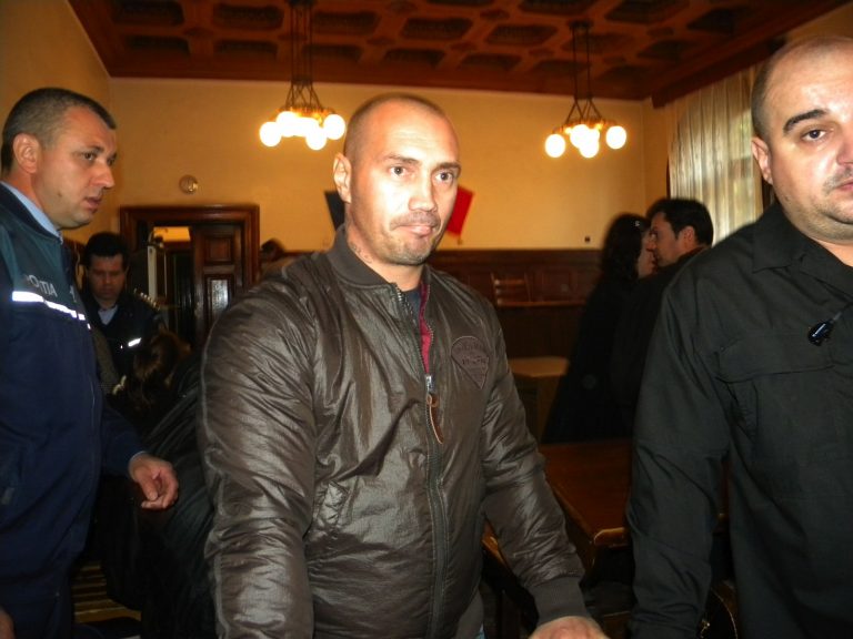 Interlopul Ghenosu a fost extrădat. El este adus la această oră în țară sub escorta Poliției Române
