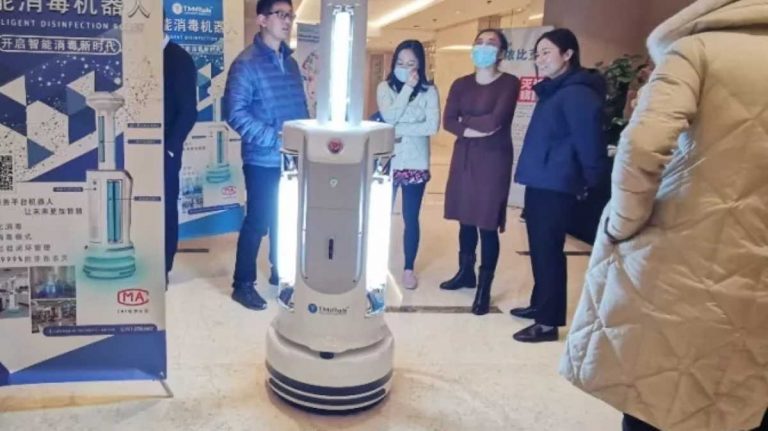Roboții intervin în lupta contracronometru împotriva epidemiei de coronavirus