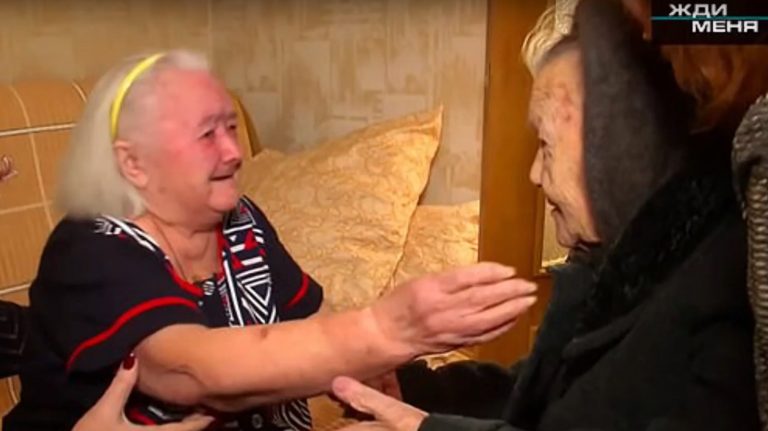 VIDEO | Momentul tulburător în care două surori despărțite de Bătălia de la Stalingrad se reîntâlnesc după 78 de ani