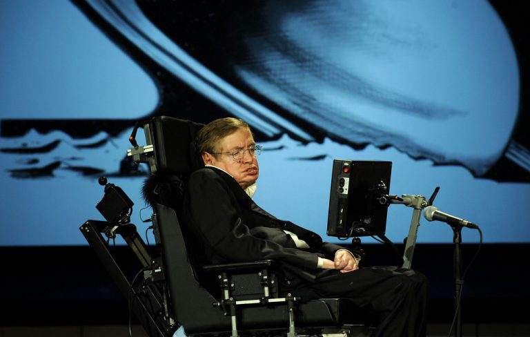 Predicția înspăimântătoare a lui Stephen Hawking în 2001: Un virus va decima omenirea până la sfârşitul mileniului