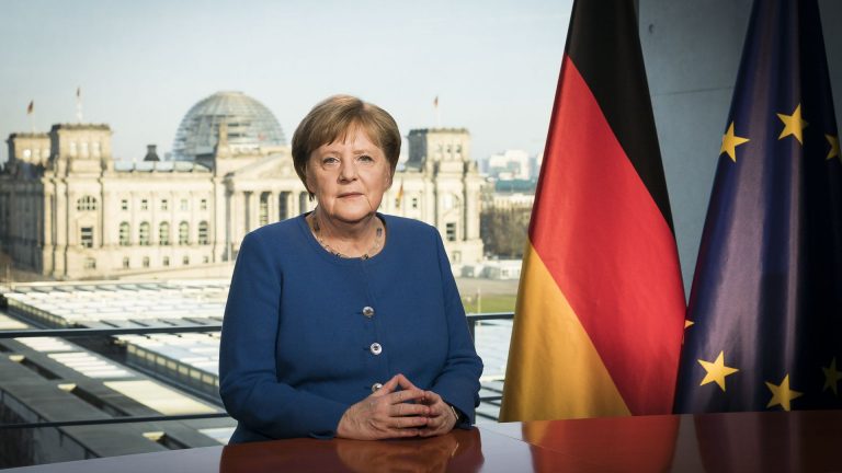 Ultimul mesaj de Anul Nou al Angelei Merkel în calitate de cancelar: Niciodată în ultimii 15 ani nu am avut un an mai greu, şi niciodată nu am aşteptat noul an cu atât de multă speranţă
