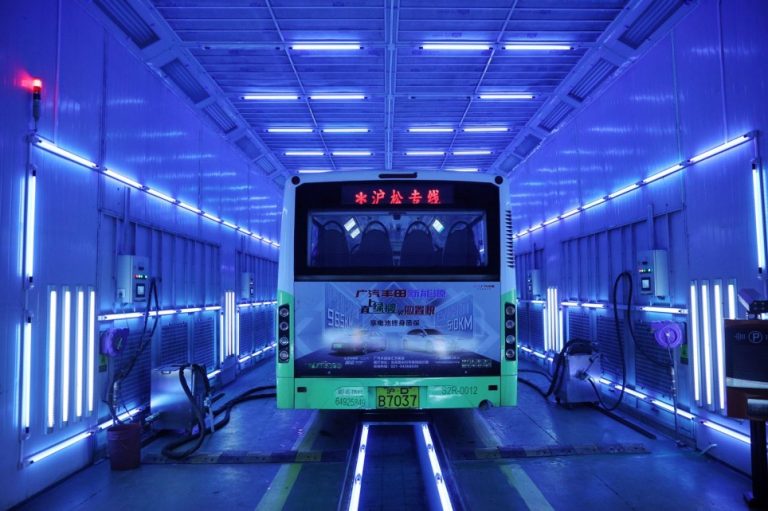 China aplică metode mai eficiente pentru dezinfectarea autobuzelor şi ascensoarelor