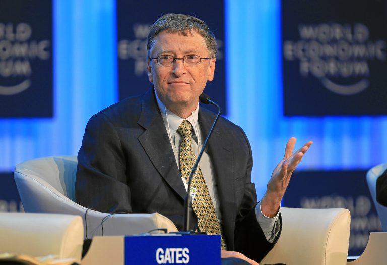 Wall Street Journal: Bill Gates s-a retras din fruntea Microsoft după ce o angajată a dezvăluit că a avut o relație cu acesta