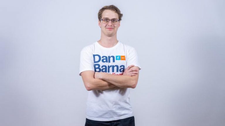 Ariel Chiș, candidat al USR pentru un post de consilier în București, se retrage, urmare a unui clip din campania „Fără penali”
