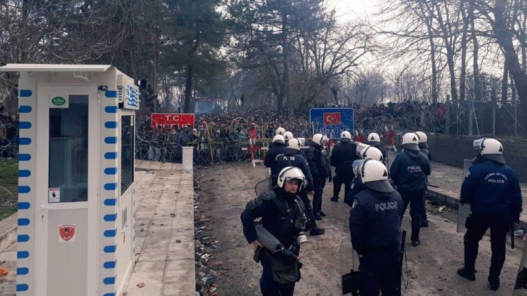 VIDEO. Întăriri la granița dintre Grecia și Turcia. Frontex creşte nivelul de alertă